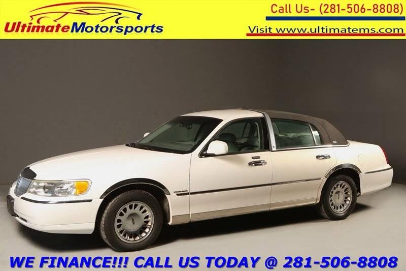 2002 Lincoln Town Car Cartier in Houston TX For Sale - Image 1
