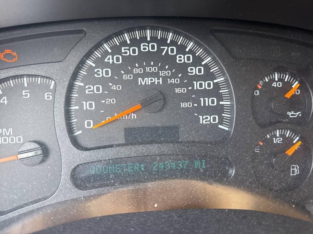 2004 Chevrolet Tahoe LS in North Charleston SC For Sale - Image 1