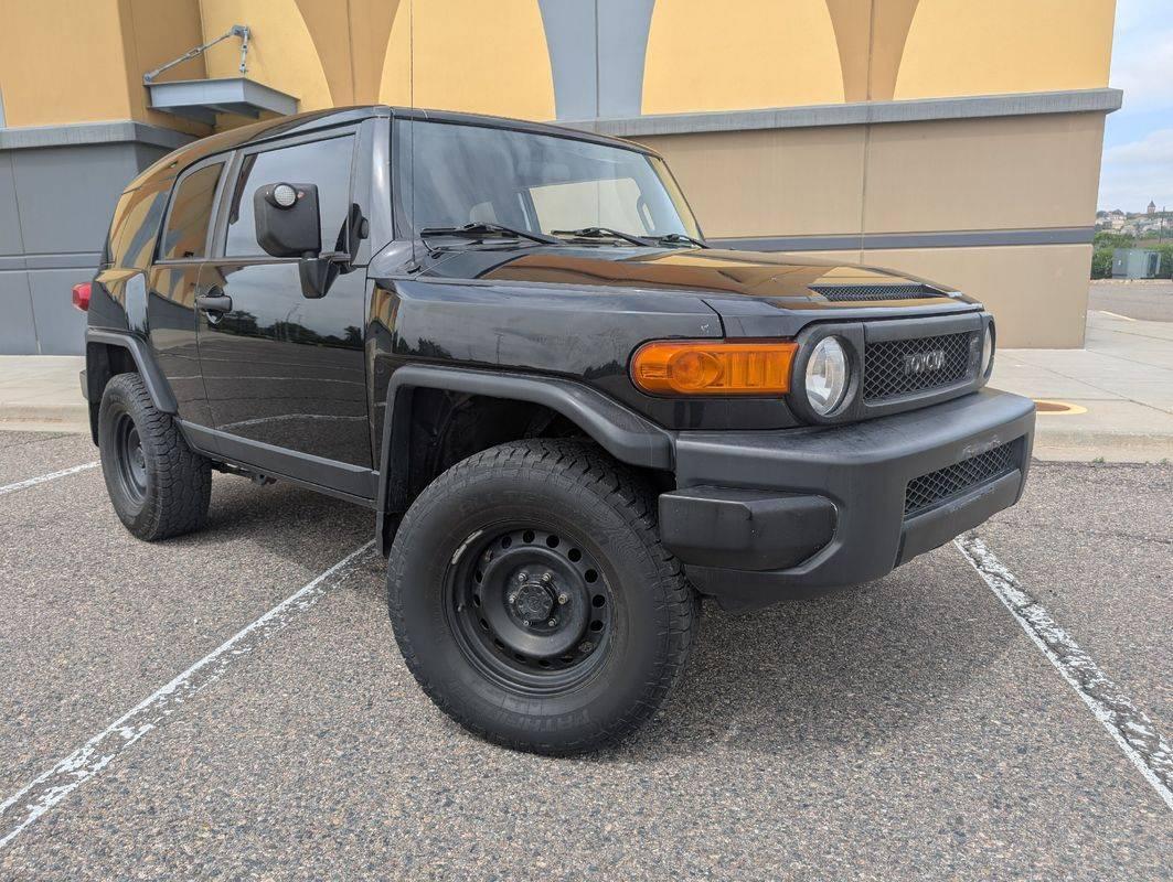 2007 Toyota FJ Cruiser Base in Englewood CO For Sale - Image 1