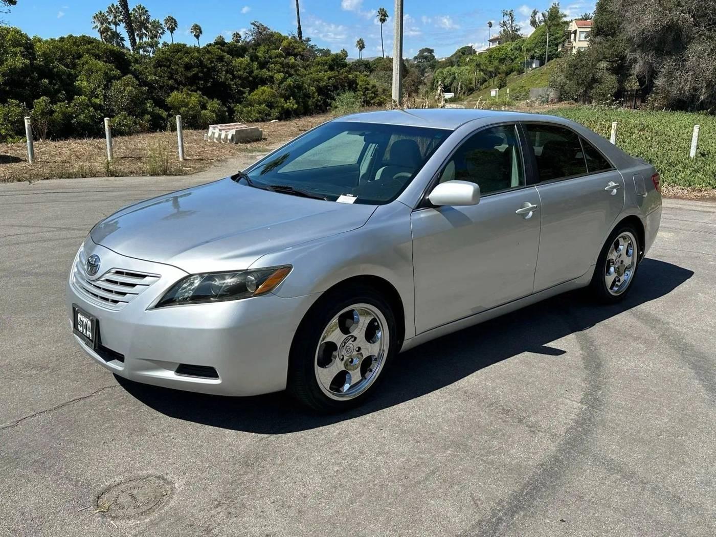 2009 Toyota Camry XLE in Thousand Oaks CA For Sale - Image 1