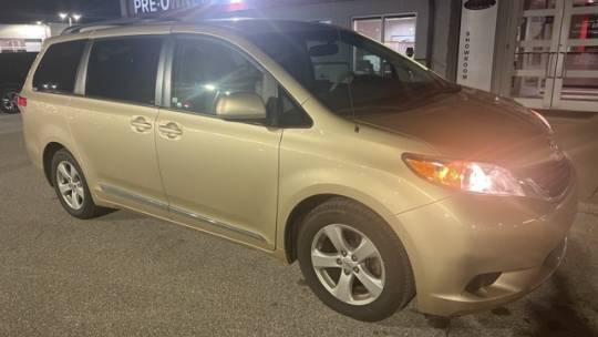 2011 Toyota Sienna LE in Evansville IN For Sale - Image 1