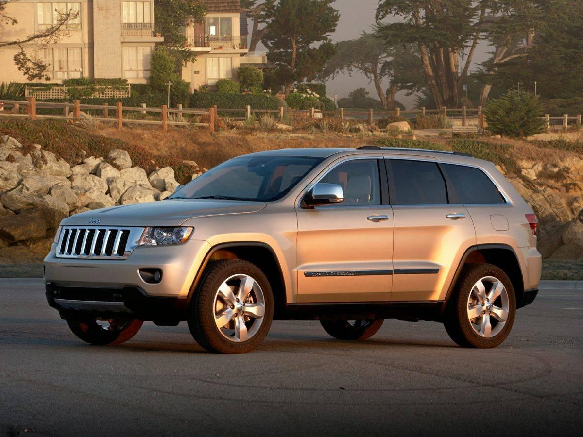 2012 Jeep Grand Cherokee Laredo in Arlington Heights IL For Sale - Image 1