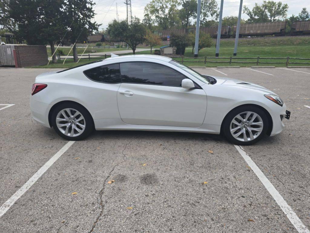 2013 Hyundai Genesis Coupe 2.0T in Grandview MO For Sale - Image 1