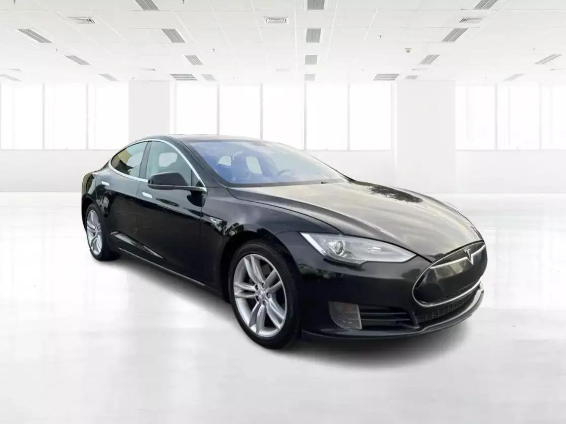 2013 Tesla Model S Standard in Newark CA For Sale - Image 1