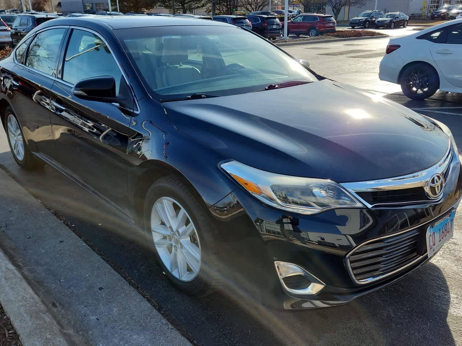 2013 Toyota Avalon XLE in Loves Park IL For Sale - Image 1