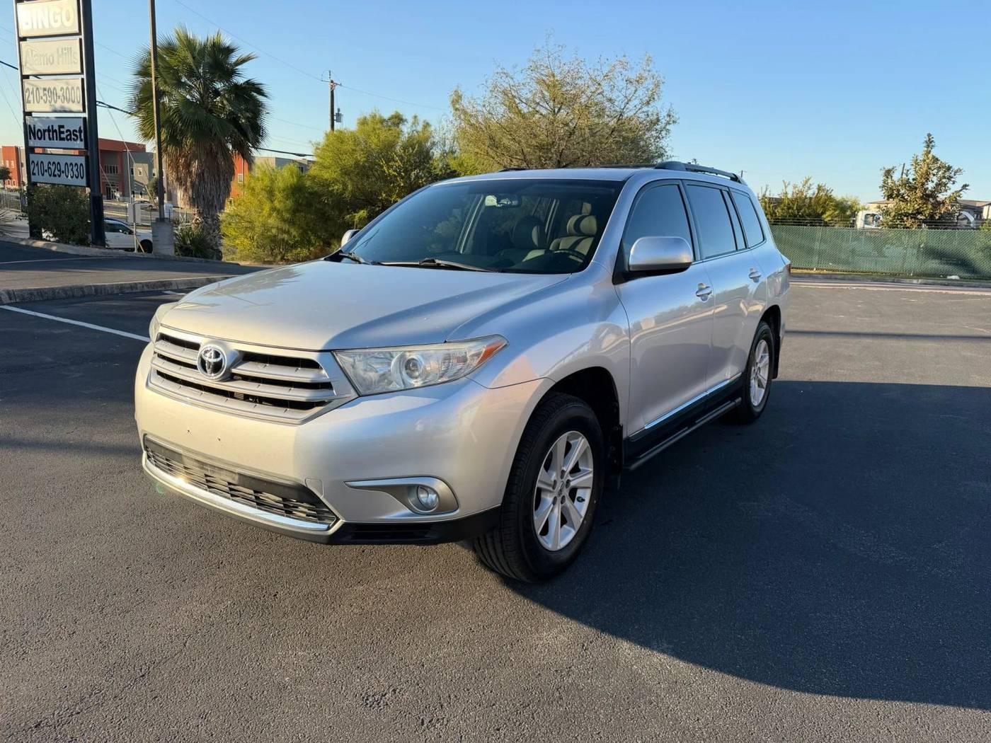 2013 Toyota Highlander SE V6 in San Antonio TX For Sale - Image 1
