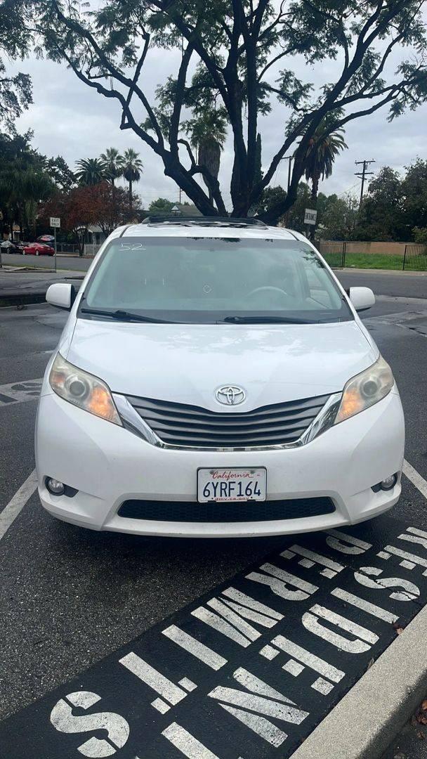 2013 Toyota Sienna XLE in Pomona CA For Sale - Image 1