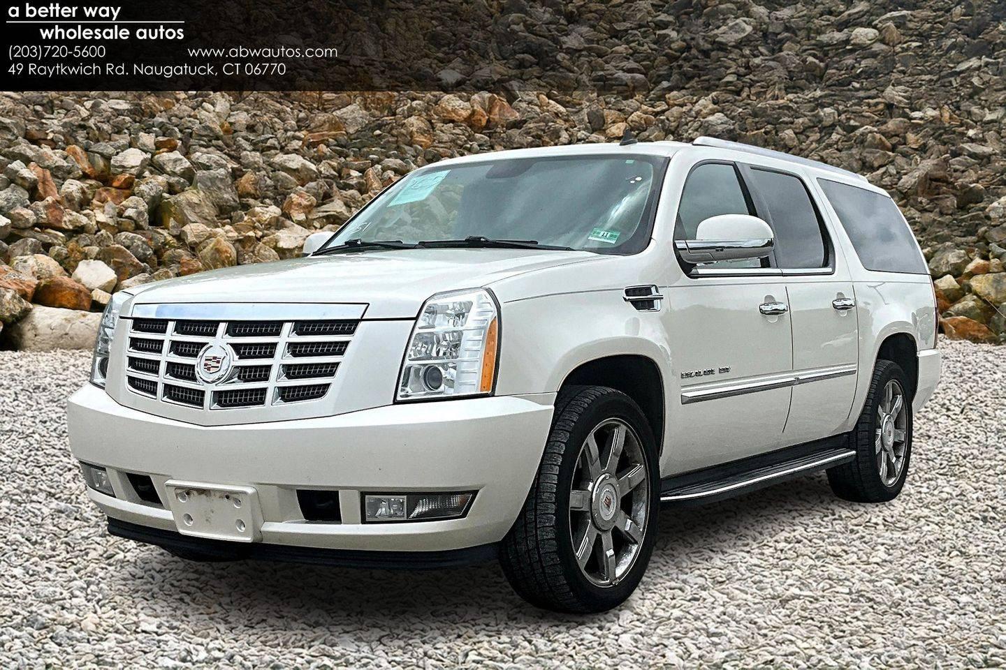 2014 Cadillac Escalade Luxury in Naugatuck CT For Sale - Image 1