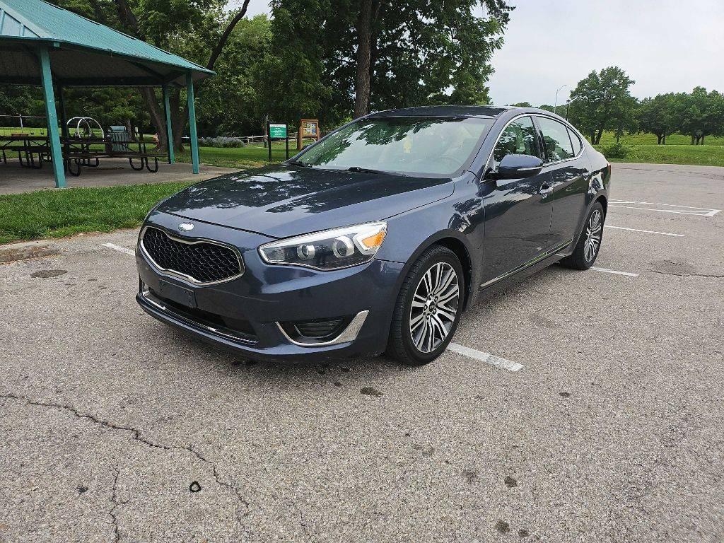 2014 Kia Cadenza Premium in Grandview MO For Sale - Image 1