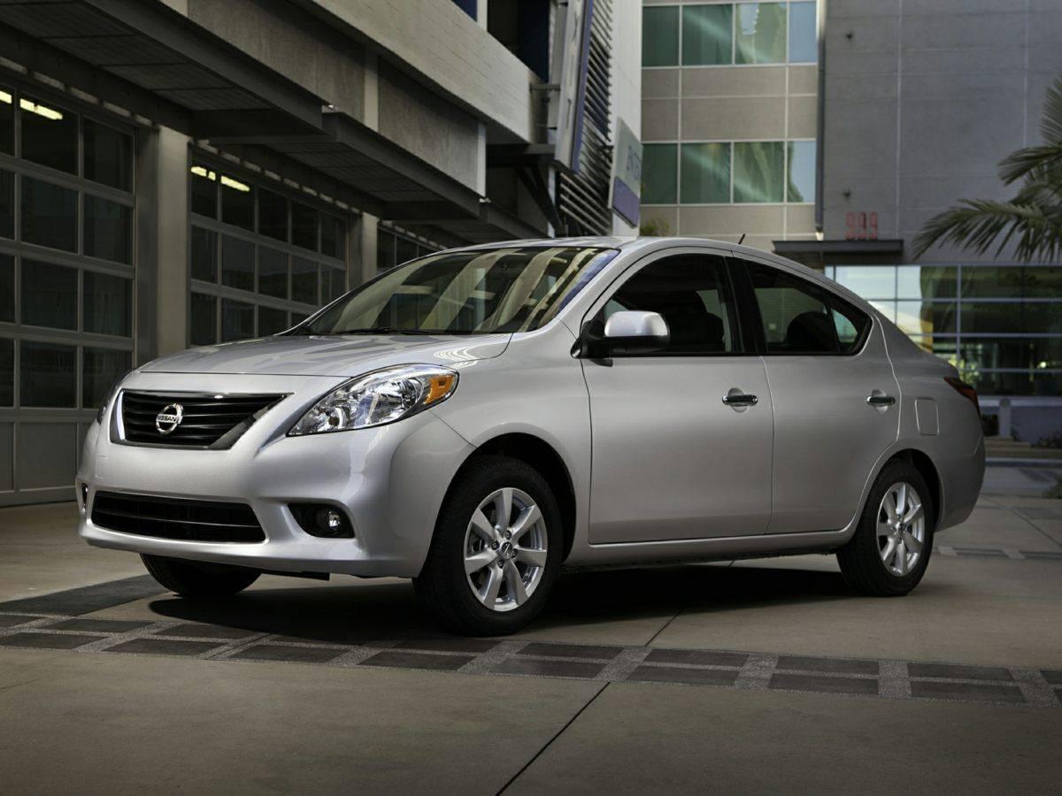 2014 Nissan Versa 1.6 SV in Oak Lawn IL For Sale - Image 1
