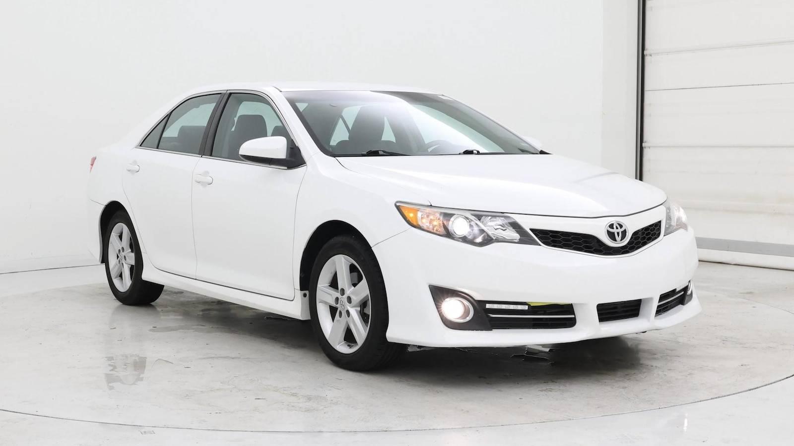 2014 Toyota Camry SE in Birmingham AL For Sale - Image 1