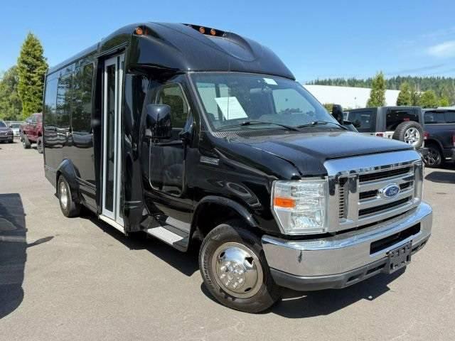 2015 Ford Econoline Commercial Cutaway E-450 in Woodinville WA For Sale - Image 1
