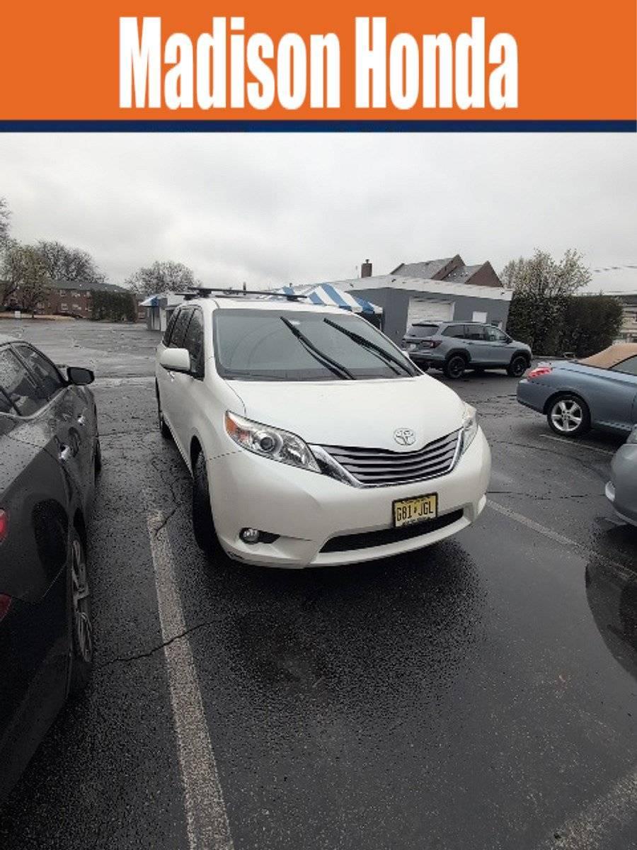 2015 Toyota Sienna XLE in Madison NJ For Sale - Image 1