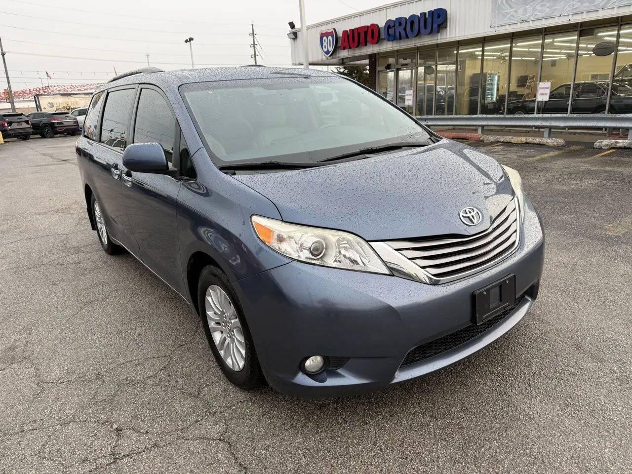 2015 Toyota Sienna XLE in Hazel Crest IL For Sale - Image 1