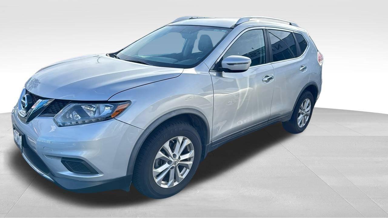 2016 Nissan Rogue SV in Elk Grove CA For Sale - Image 1