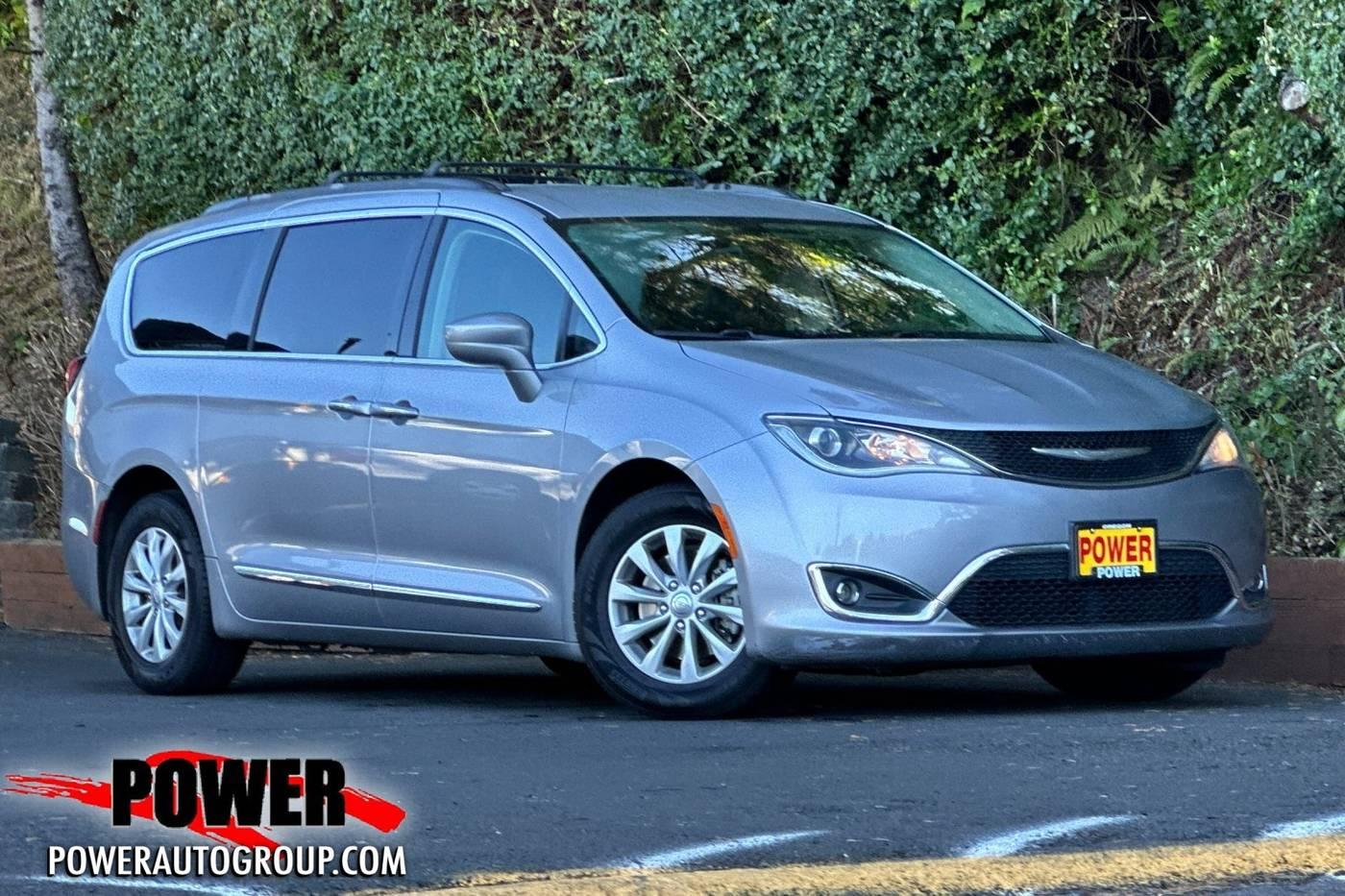 2017 Chrysler Pacifica Touring L in Albany OR For Sale - Image 1