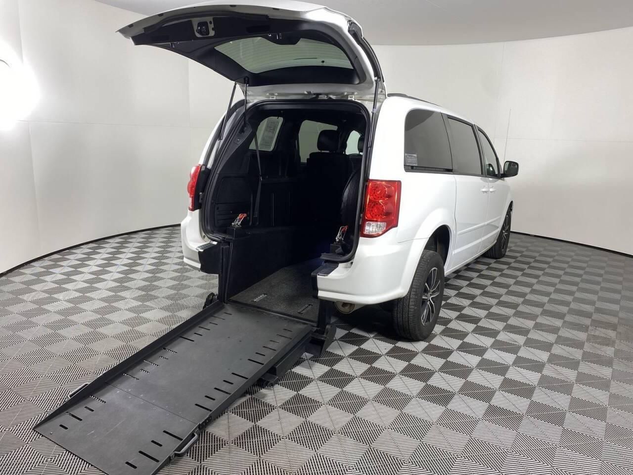 2017 Dodge Grand Caravan GT in Phoenix AZ For Sale - Image 1