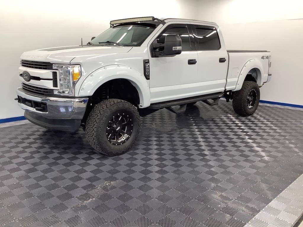 2017 Ford Super Duty F-250 XLT in Higginsville MO For Sale - Image 1