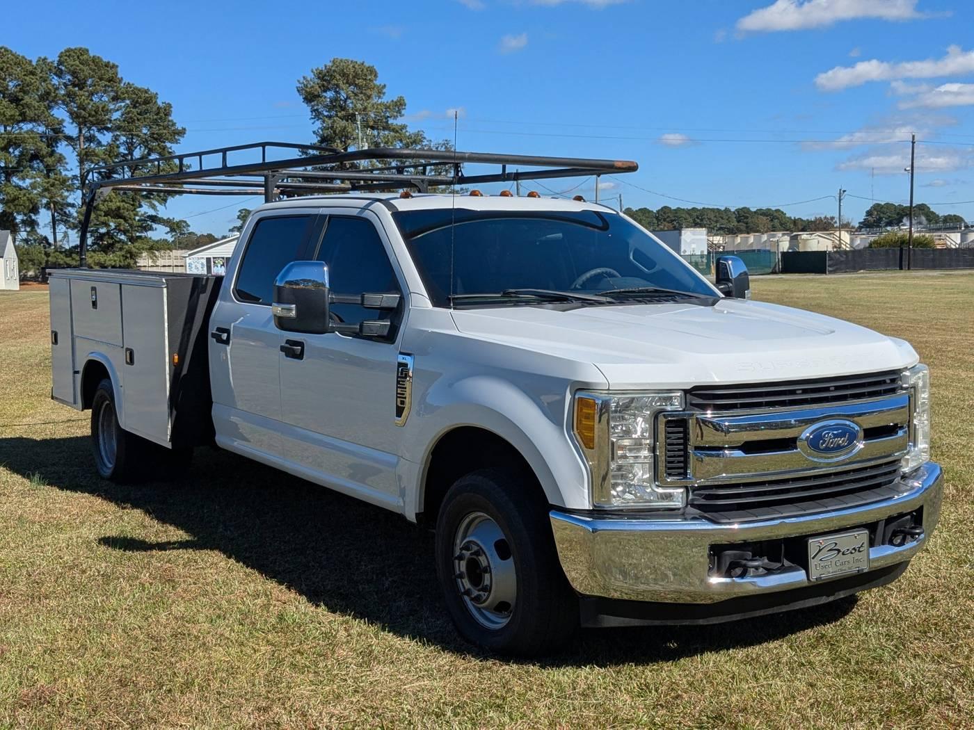 2017 Ford Super Duty F-350 Chassis Cab Lariat in Mount Olive NC For Sale - Image 1