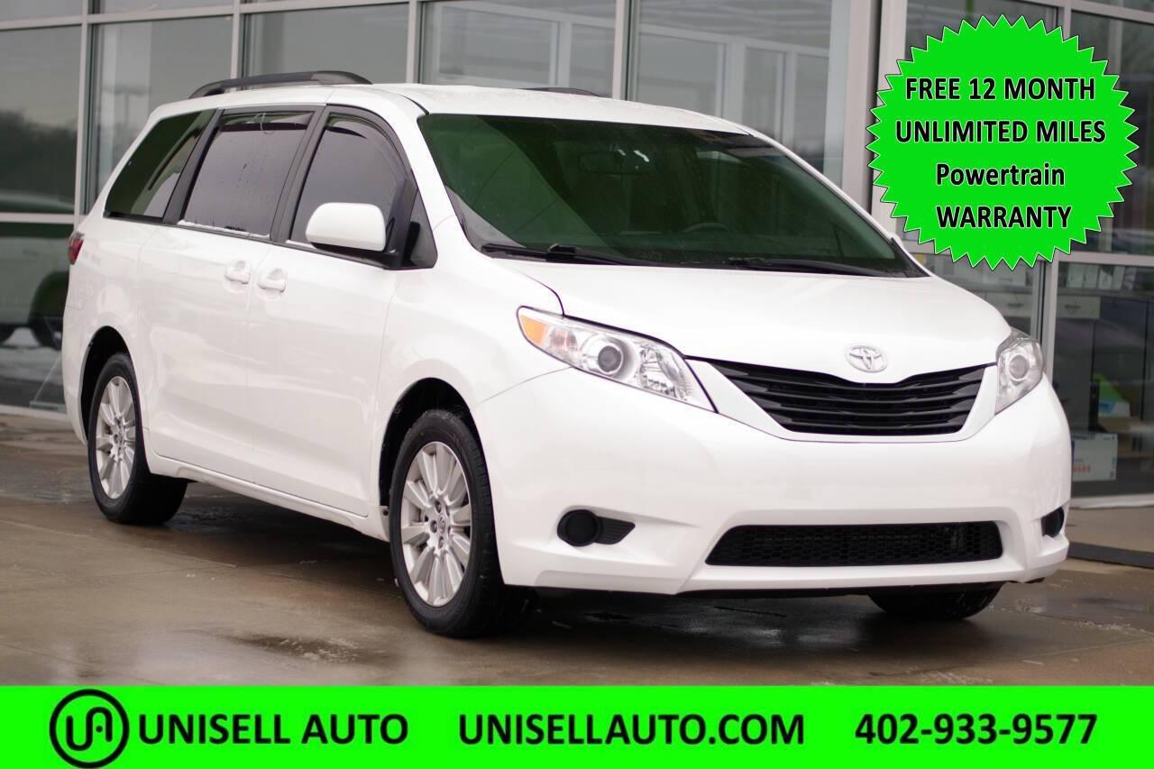 2017 Toyota Sienna LE in Bellevue NE For Sale - Image 1