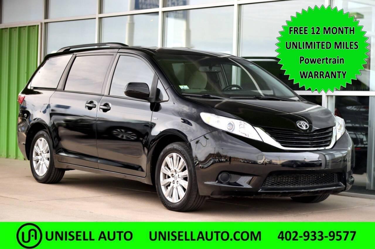 2017 Toyota Sienna LE in Bellevue NE For Sale - Image 1