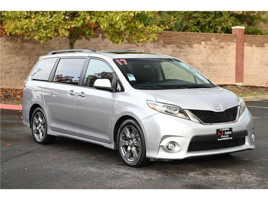 2017 Toyota Sienna SE in Sacramento CA For Sale - Image 1