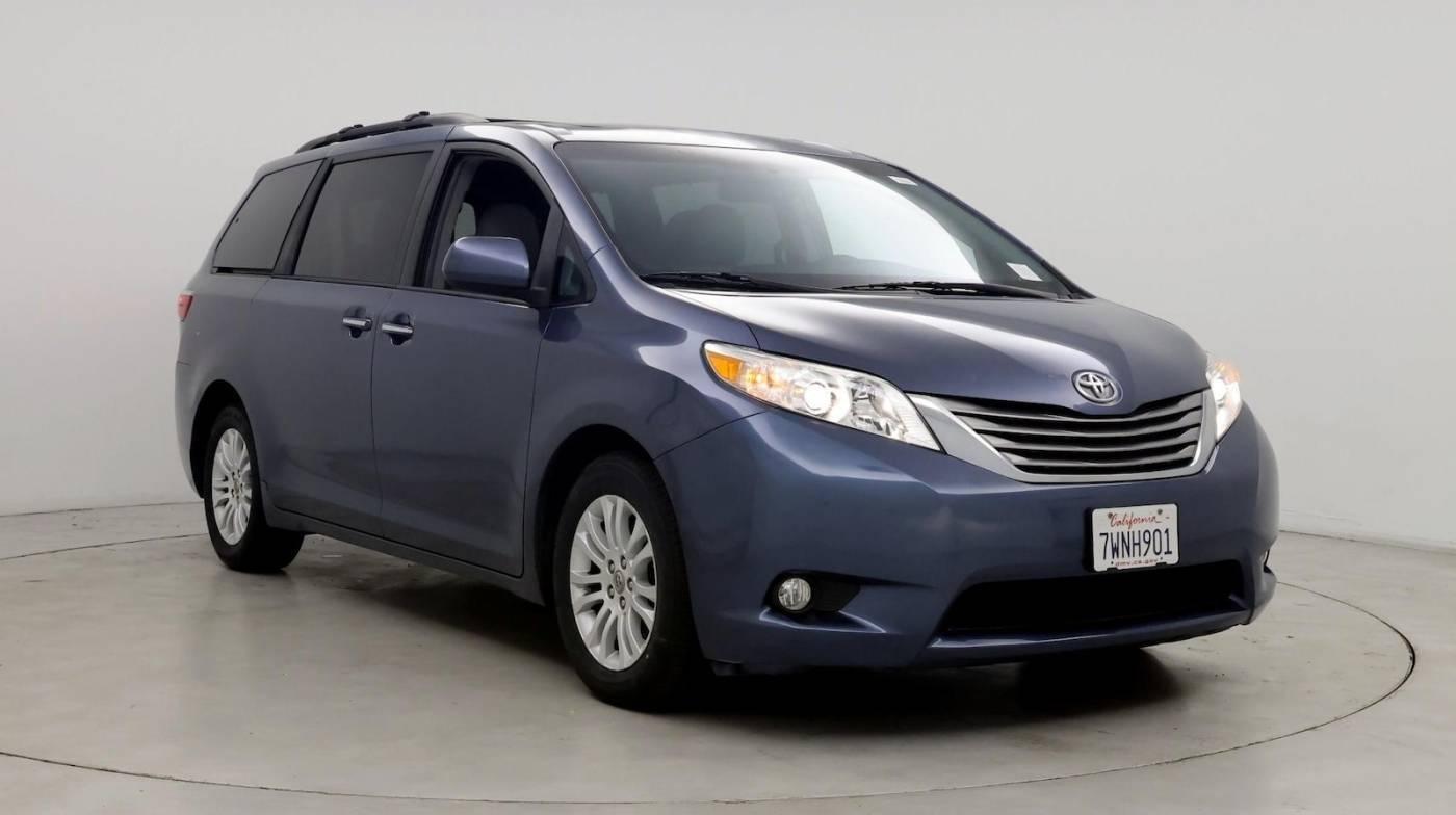 2017 Toyota Sienna XLE For Sale - Image 1