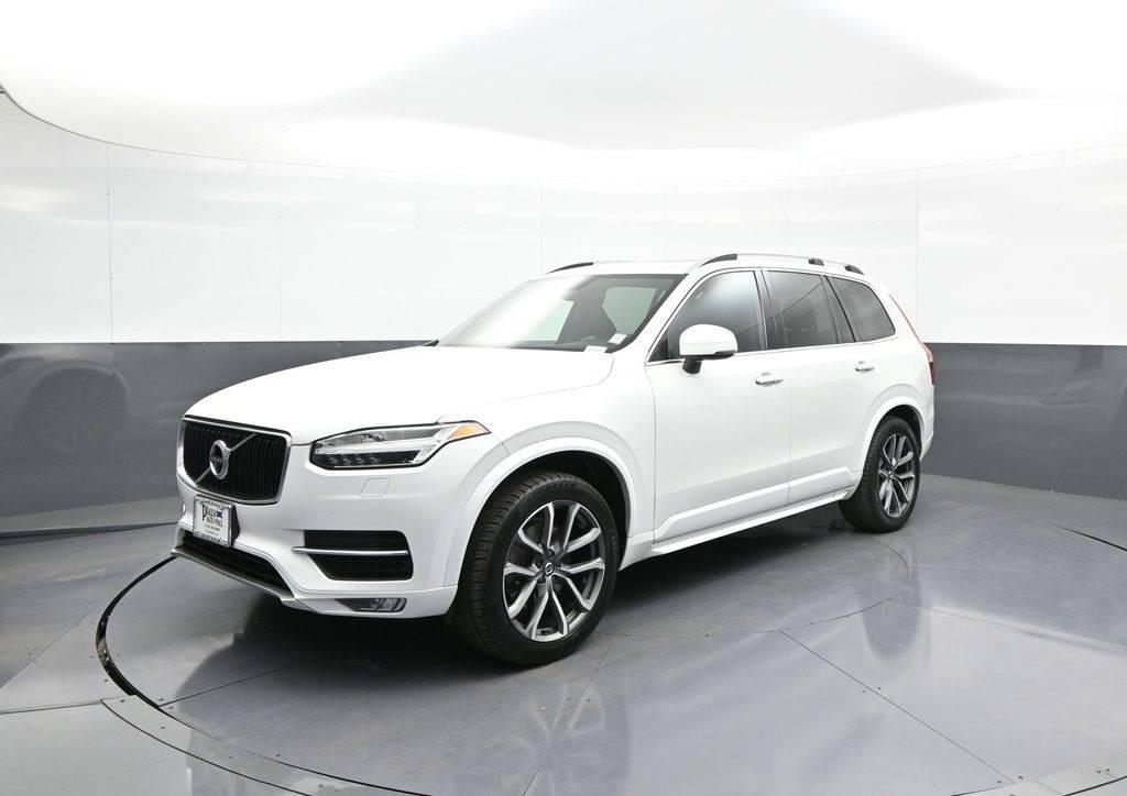 2017 Volvo XC90 Momentum in Brooklyn NY For Sale - Image 1