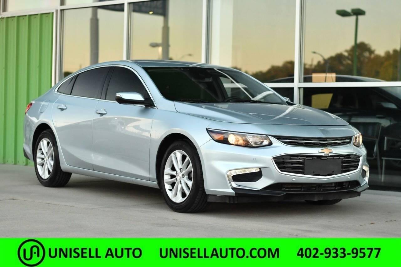 2018 Chevrolet Malibu LT in Bellevue NE For Sale - Image 1
