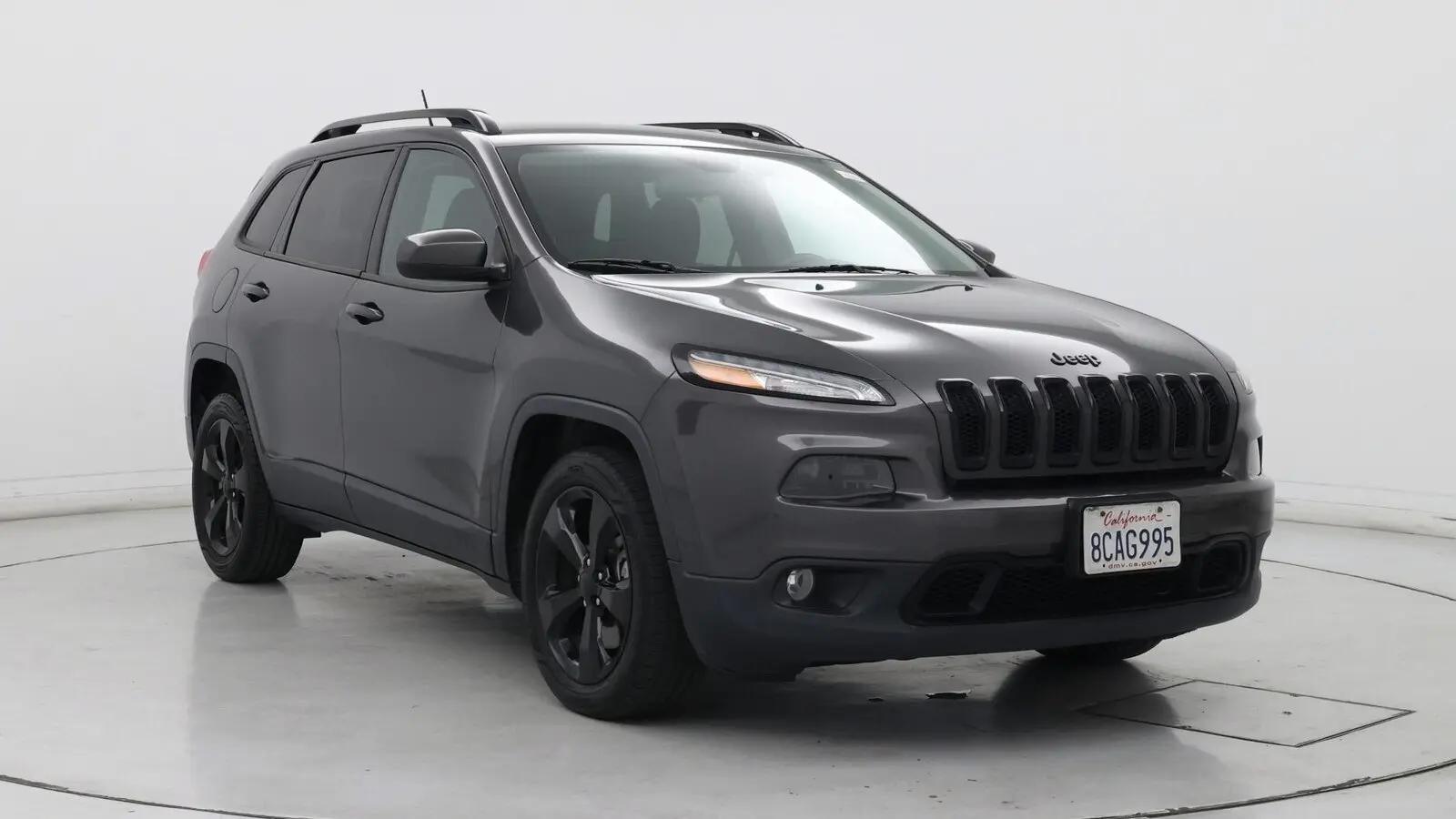 2018 Jeep Cherokee Latitude in Bakersfield CA For Sale - Image 1