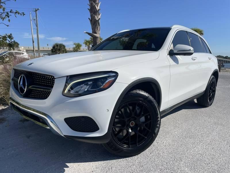 2018 Mercedes-Benz GLC GLC 300 in Sarasota FL For Sale - Image 1
