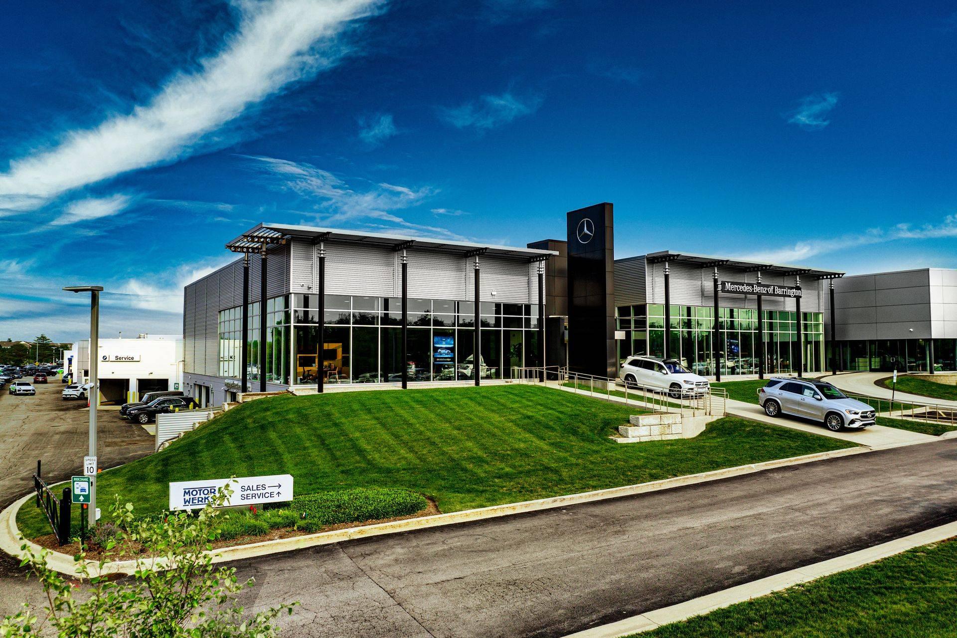 2018 Porsche Macan Standard in Barrington IL For Sale - Image 1