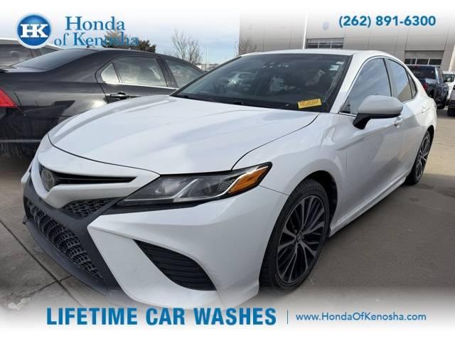 2018 Toyota Camry SE in Bristol WI For Sale - Image 1