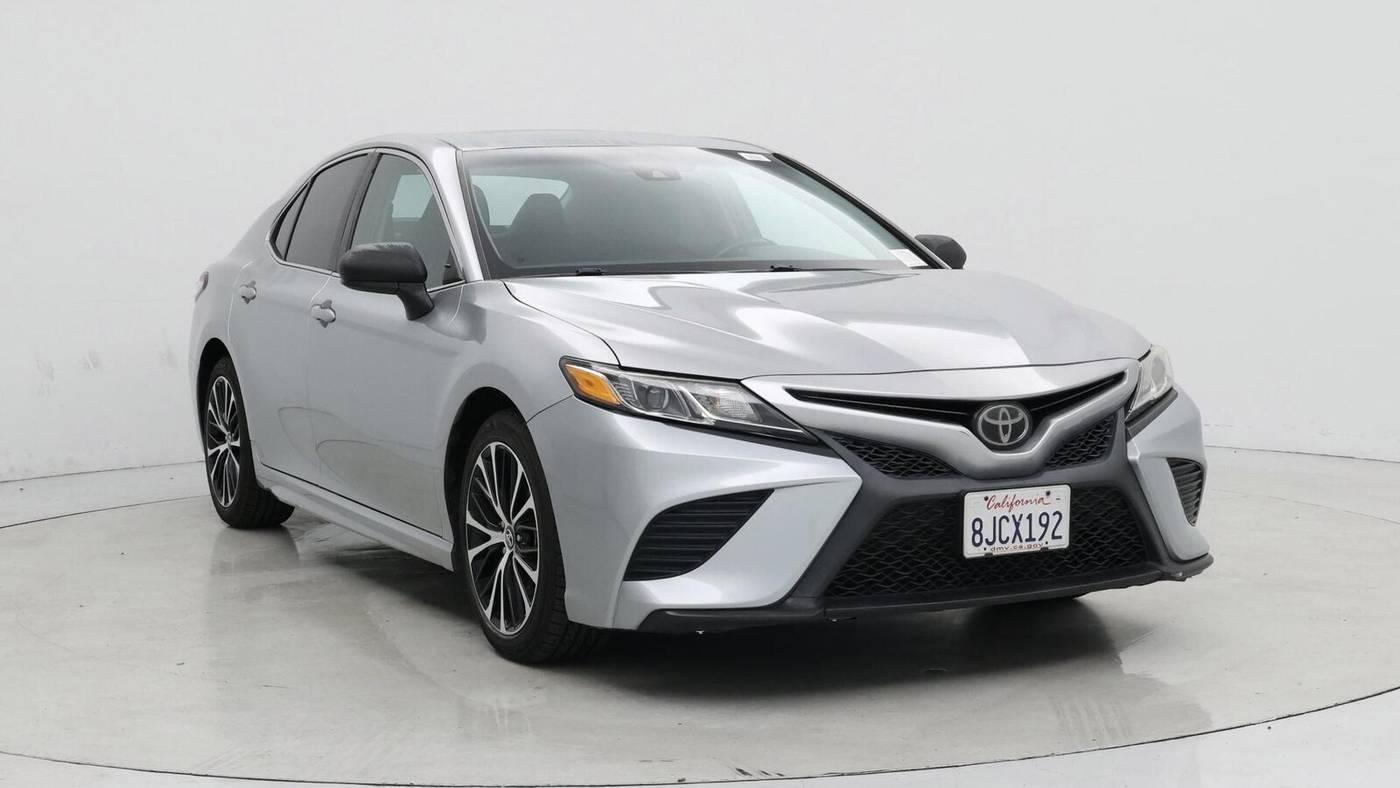 2018 Toyota Camry SE in Birmingham AL For Sale - Image 1