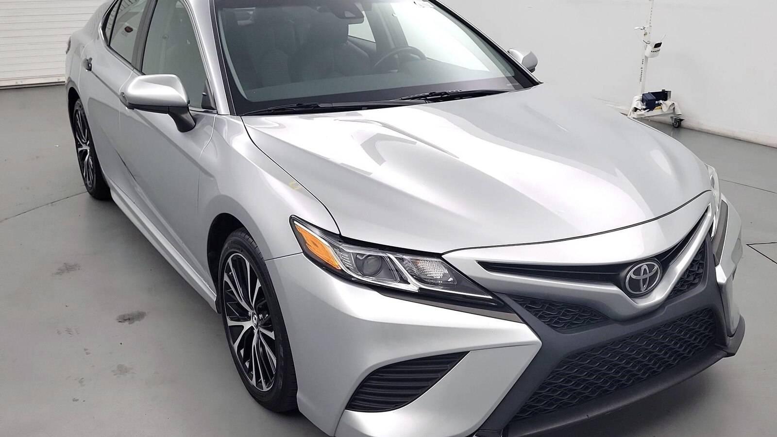 2018 Toyota Camry SE in Birmingham AL For Sale - Image 1