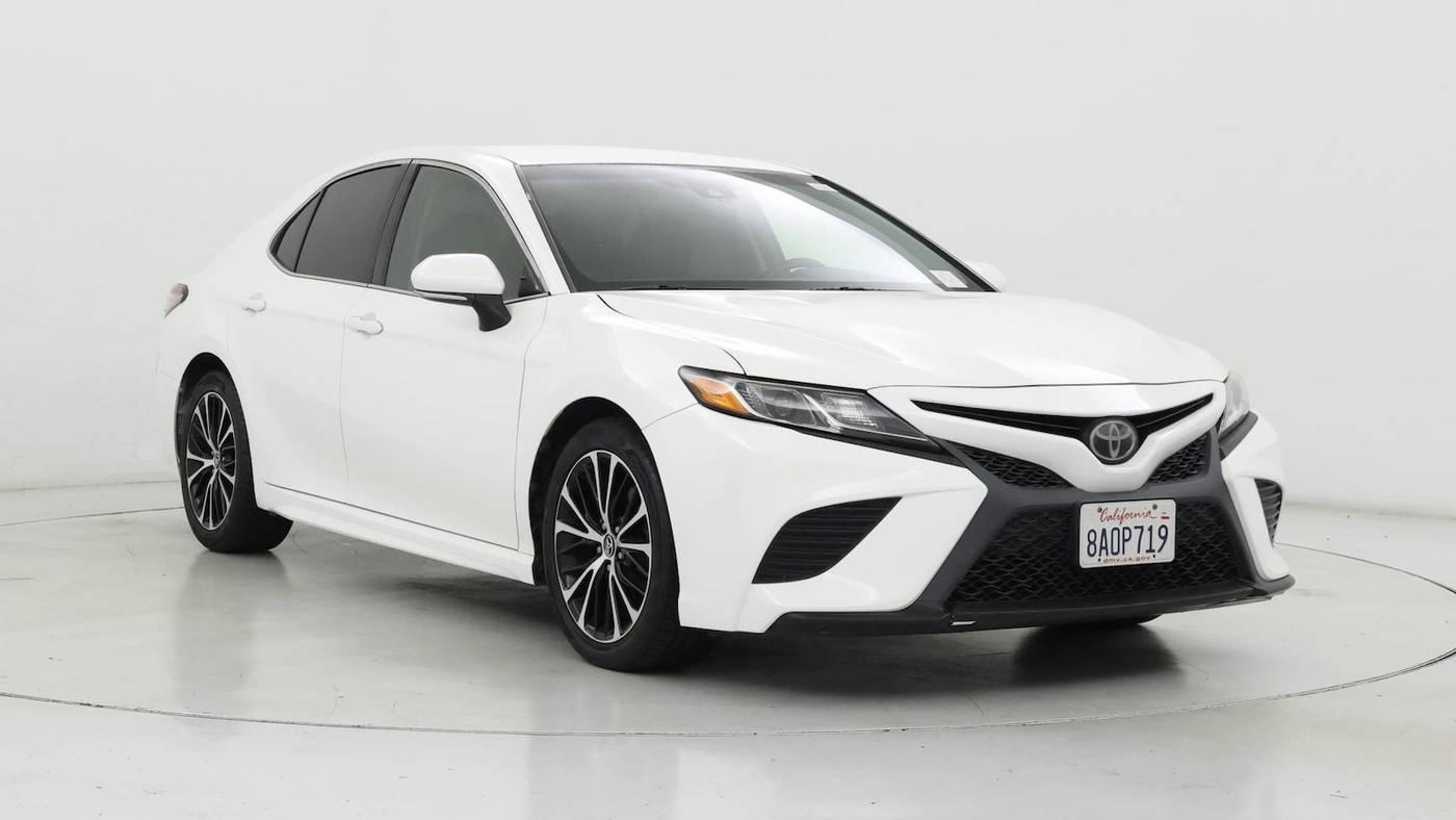 2018 Toyota Camry SE in Birmingham AL For Sale - Image 1