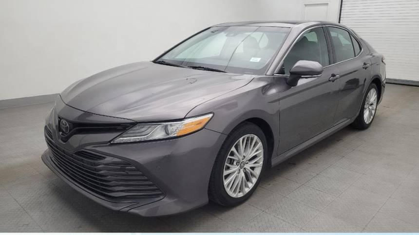 2018 Toyota Camry XLE V6 in Charleston SC For Sale - Image 1