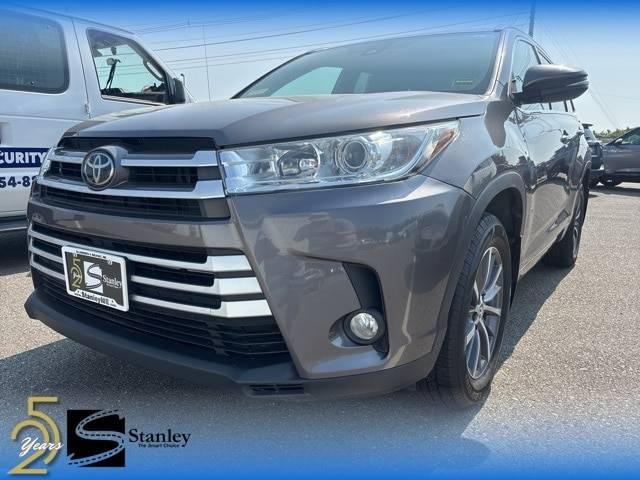 2018 Toyota Highlander SE V6 in Trenton ME For Sale - Image 1