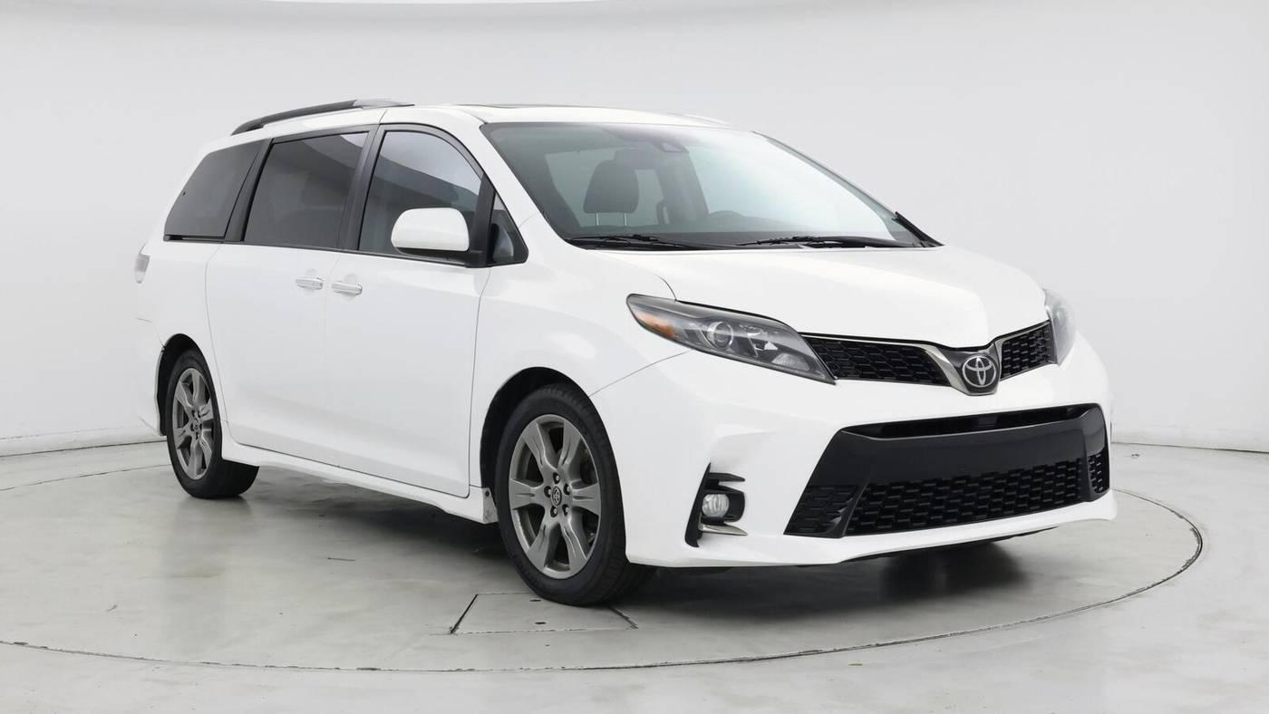 2018 Toyota Sienna SE Premium in Birmingham AL For Sale - Image 1