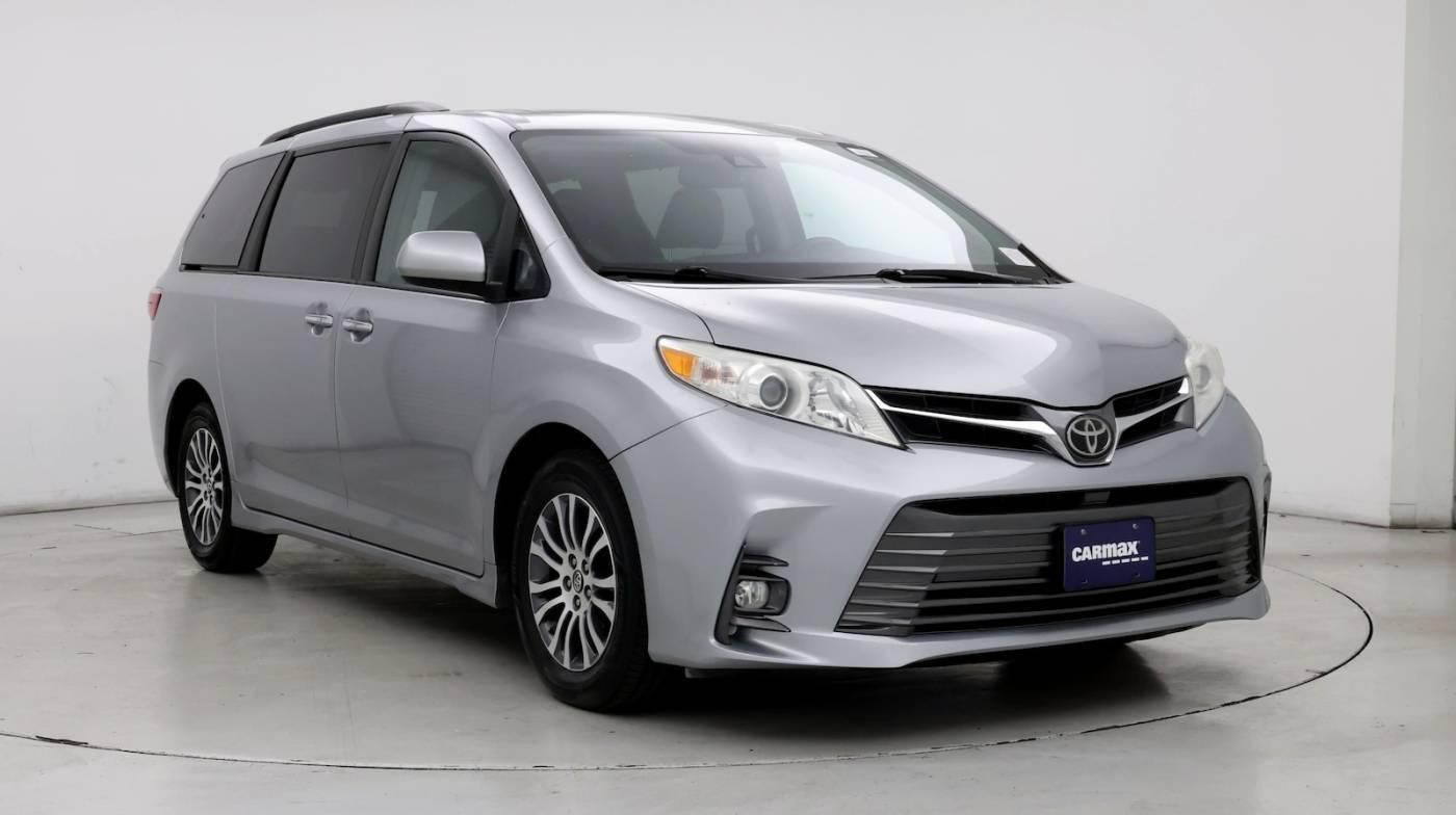 2018 Toyota Sienna XLE in Inglewood CA For Sale - Image 1