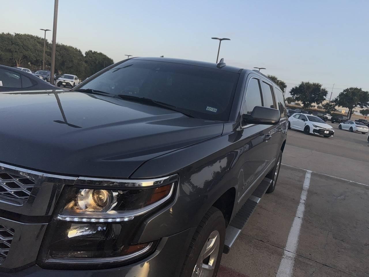 2019 Chevrolet Suburban LT in Grapevine TX For Sale - Image 1