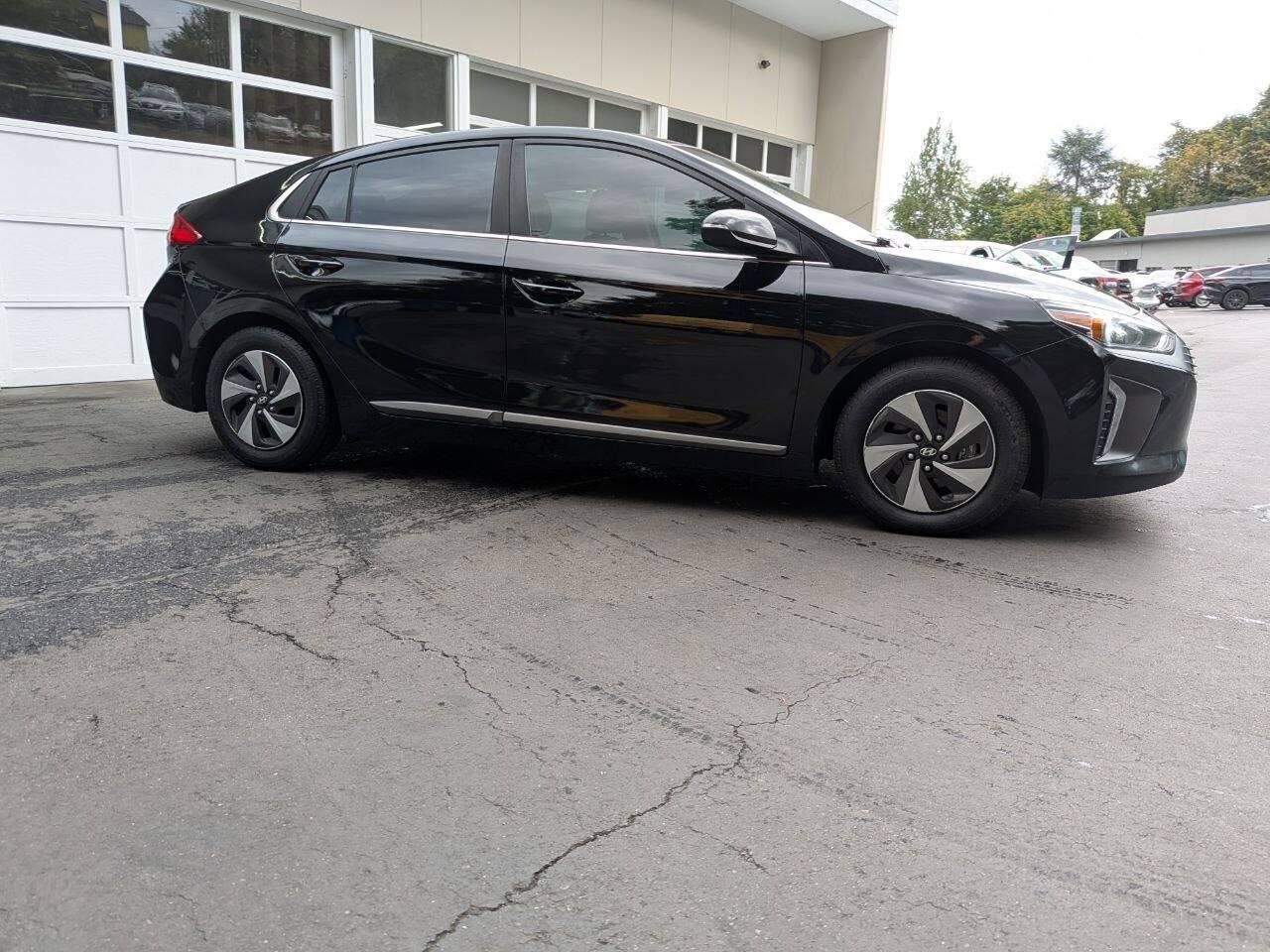 2019 Hyundai Ioniq Hybrid SEL in Seattle WA For Sale - Image 1