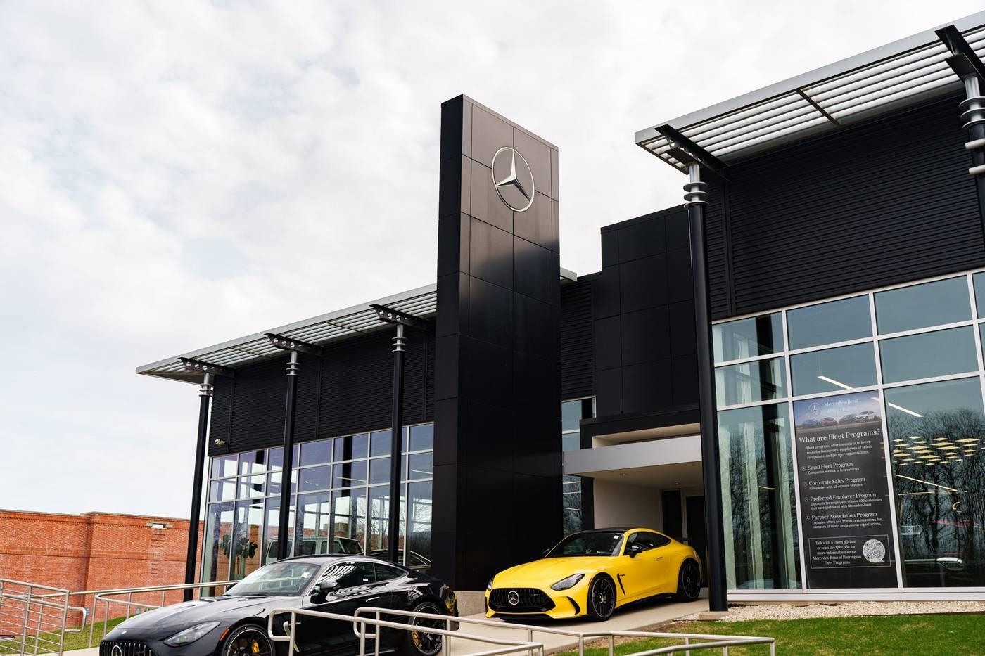 2019 Mercedes-Benz GLC GLC 300 in Barrington IL For Sale - Image 1