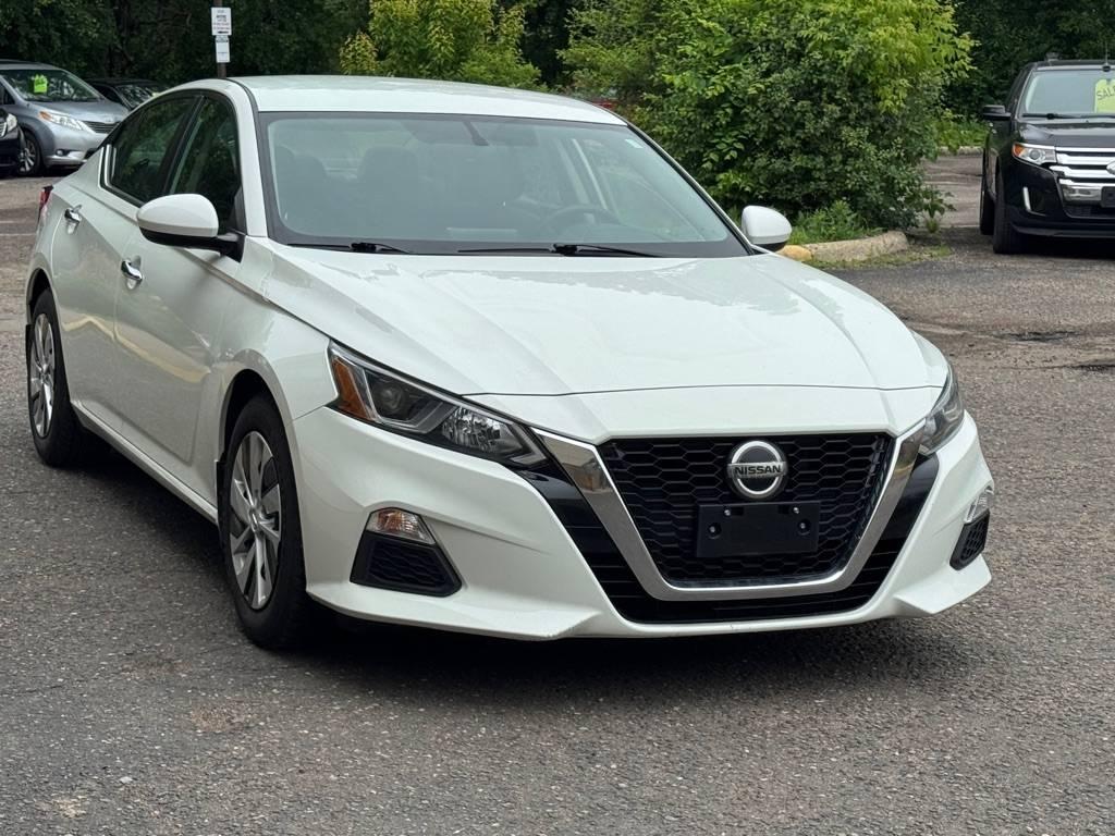 2019 Nissan Altima S in Maplewood MN For Sale - Image 1