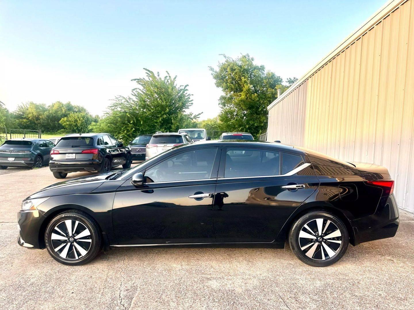 2019 Nissan Altima SV in SACHSE TX For Sale - Image 1