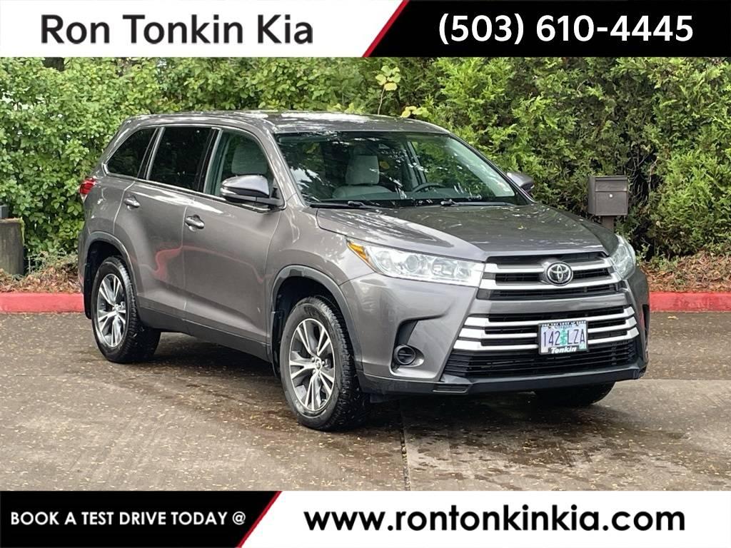2019 Toyota Highlander LE V6 in Gladstone OR For Sale - Image 1