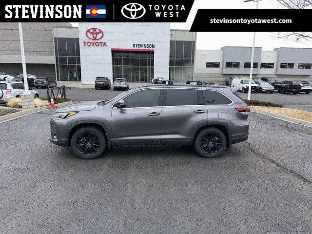 2019 Toyota Highlander SE V6 in Lakewood CO For Sale - Image 1