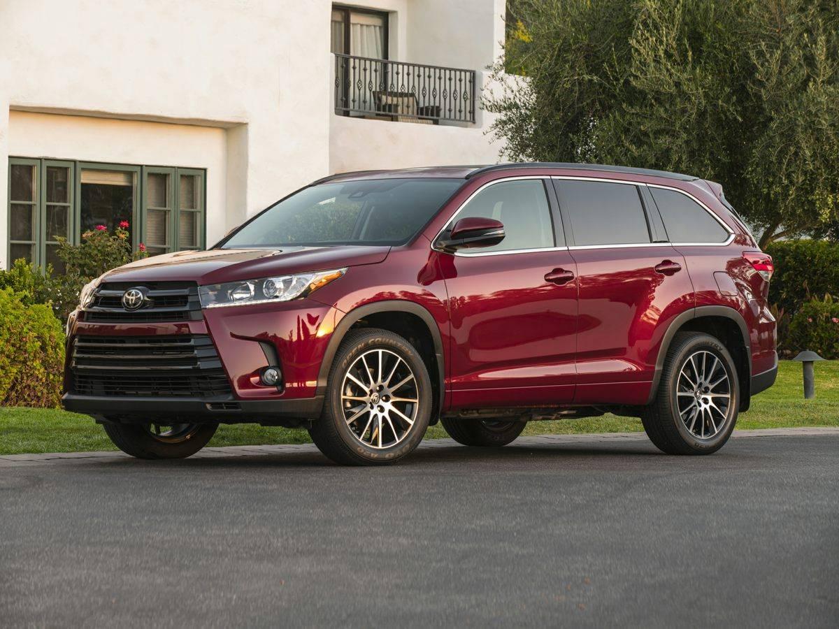 2019 Toyota Highlander XLE in Golden CO For Sale - Image 1
