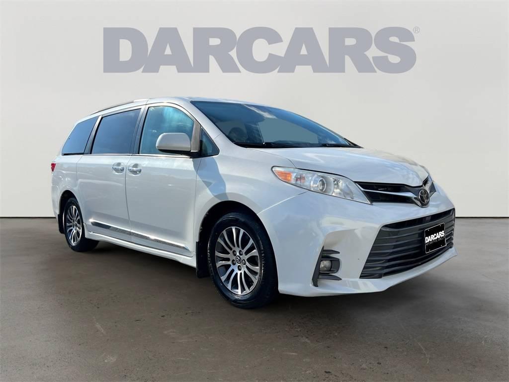 2019 Toyota Sienna XLE in College Park MD For Sale - Image 1
