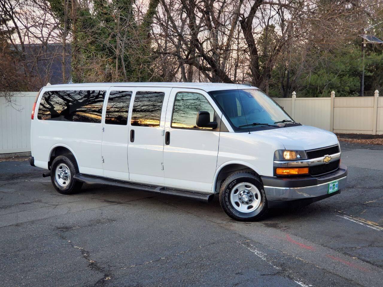 2020 Chevrolet Express Passenger LT in Colonia NJ For Sale - Image 1